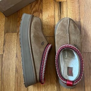 UGG Women's Tazz Platform Slippers